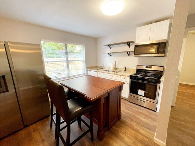 Building Photo - 3627 Keeland St