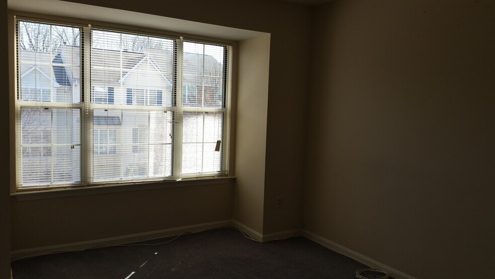 Living Room - 8628 Indian Springs Rd