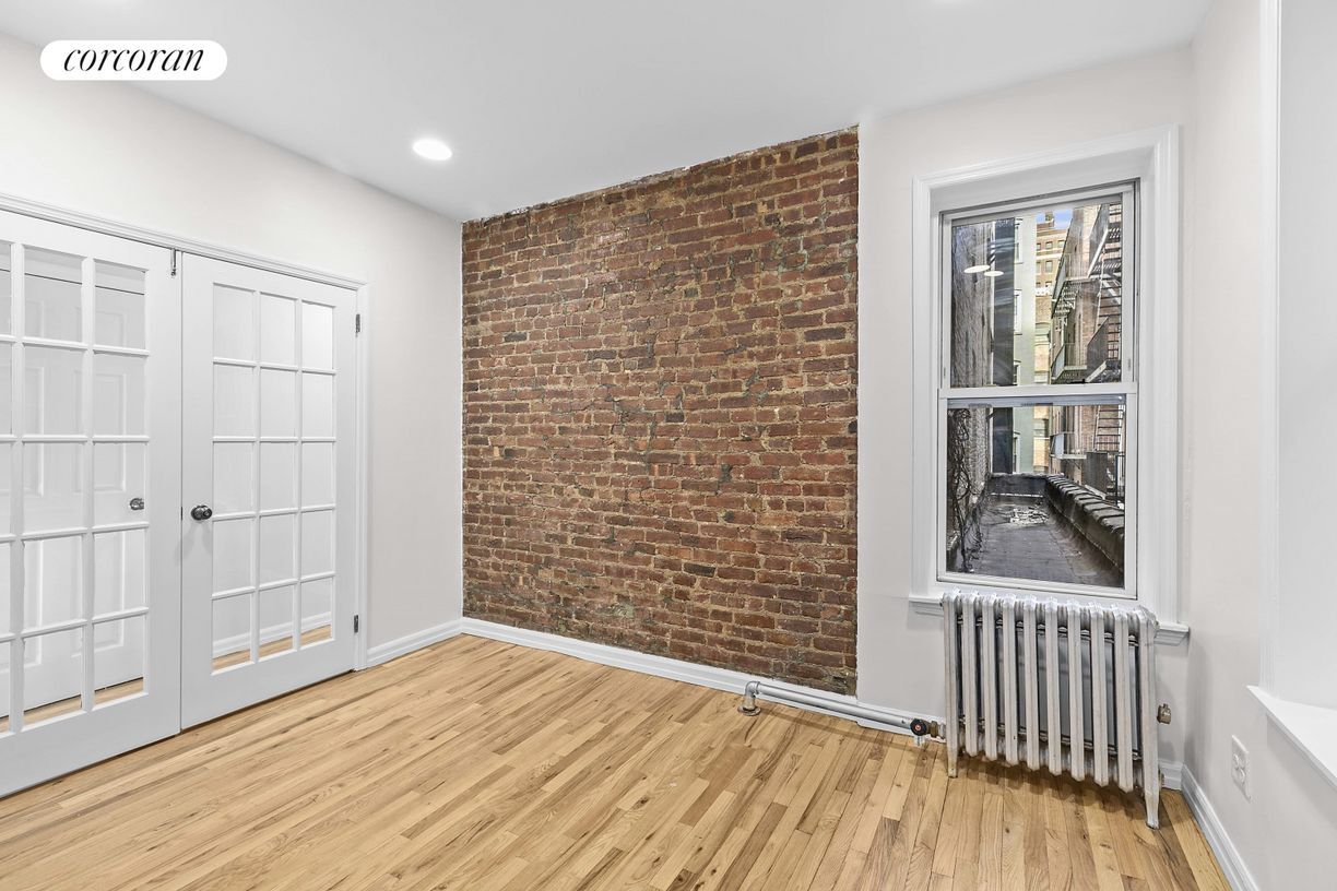 Building Photo - 53 W 106th St