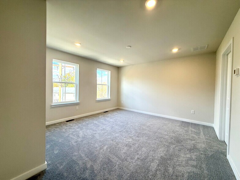 Building Photo - 1289 Fillmore St