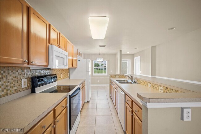 Building Photo - 722 SW 35th St