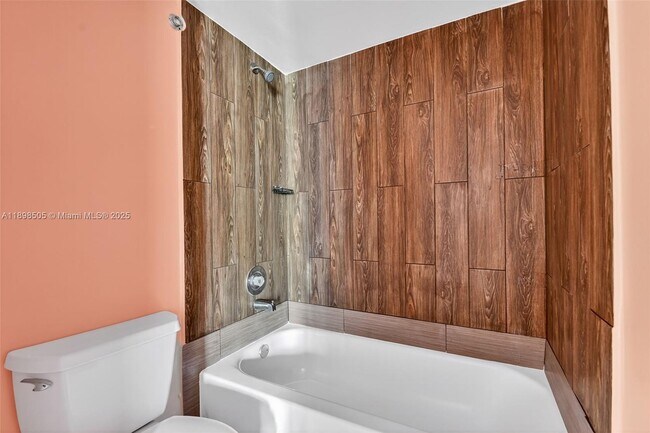 Building Photo - 2913 SW 22nd Cir