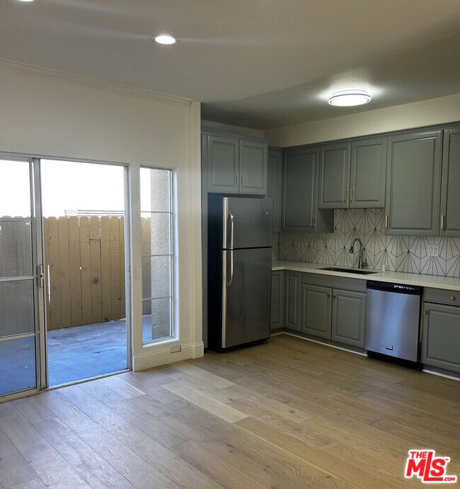 Building Photo - 108 Orlando Ave