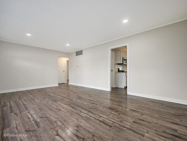 Building Photo - 353 Blackhawk Dr