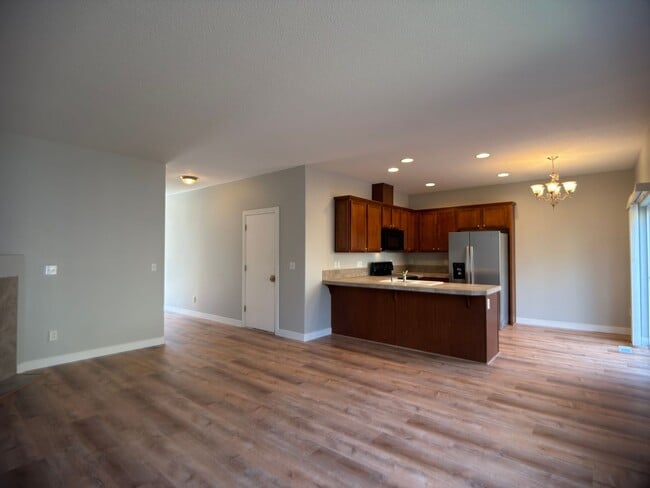 Building Photo - 3608 NE 42nd St