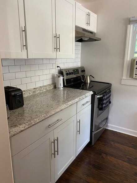 Building Photo - 1900 Gaston St