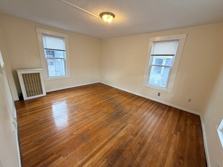 Building Photo - 543 Broadway