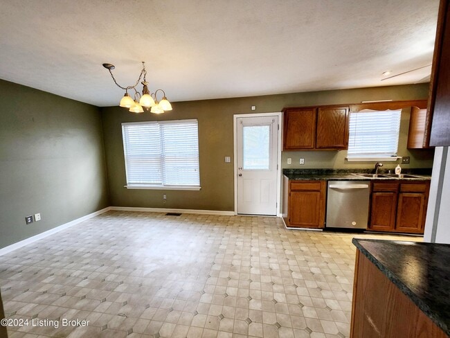 Building Photo - 10903 Aspenview Ct