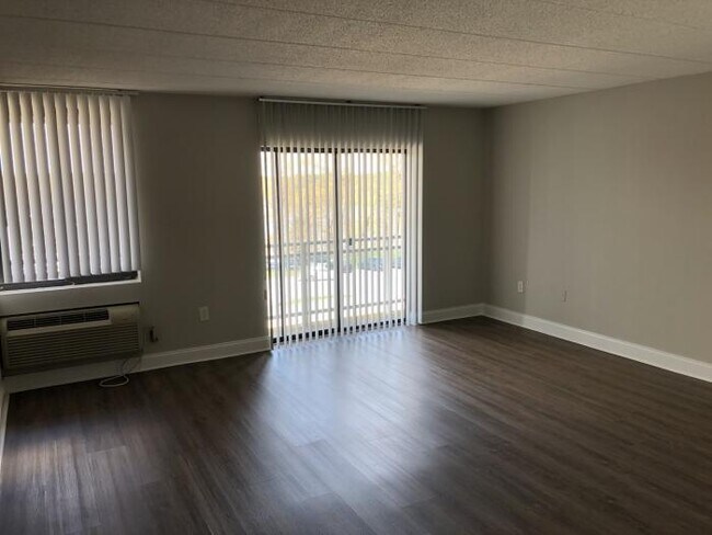 Building Photo - 2 bedroom in Framingham MA 01702