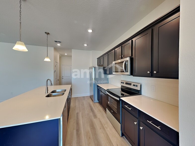 Building Photo - 954 Heavenly Dr