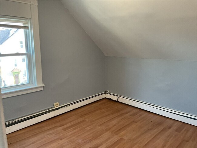 Building Photo - 40 Laban St