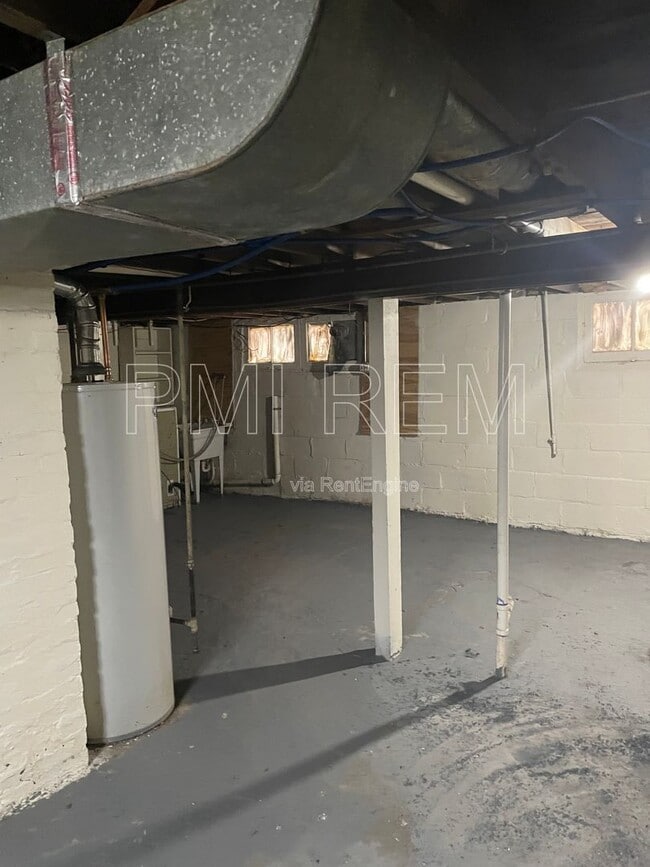 Building Photo - 516 Wildwood Ave