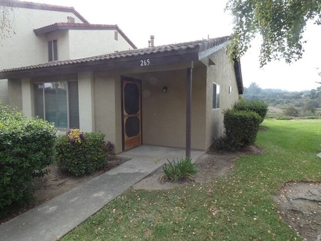 Primary Photo - Orcutt Bluffs 2 bedroom Condo!!