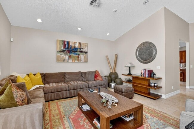 Building Photo - 5850 NW 21st Ave