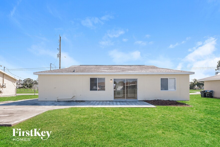 Building Photo - 8344 Trionfo Ave