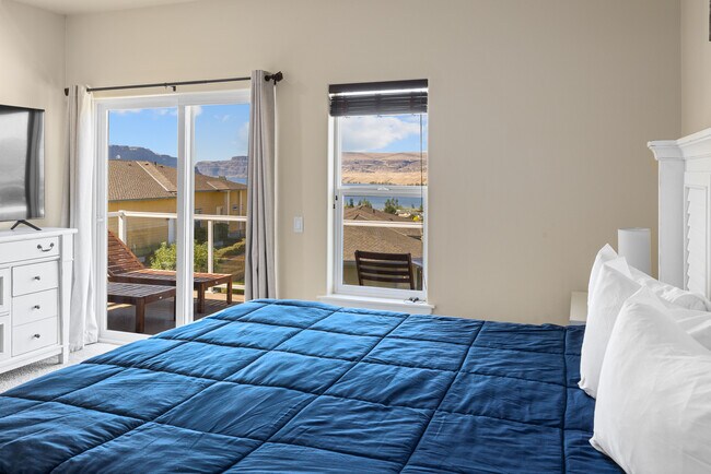 Building Photo - 9287 Riverview Way NW