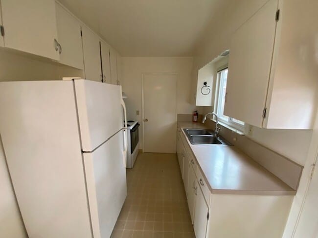 Building Photo - 306 Lobos Ave