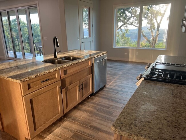 Building Photo - Stunning Lake living home with a lake view...