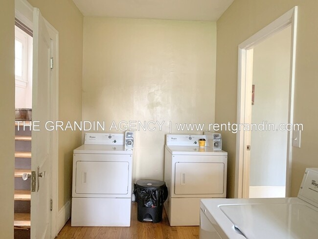 Building Photo - 1306 Patterson Ave SW