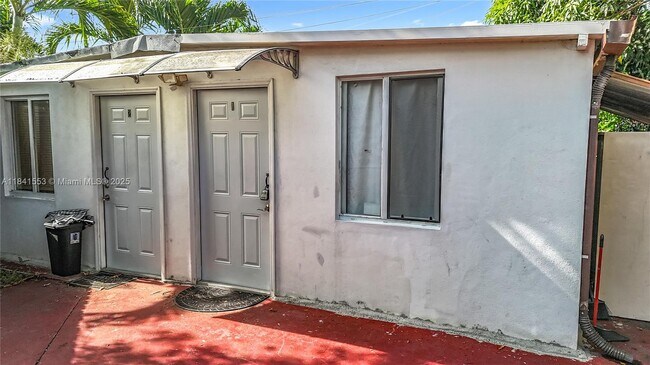 Building Photo - 1110 N 58th Ave