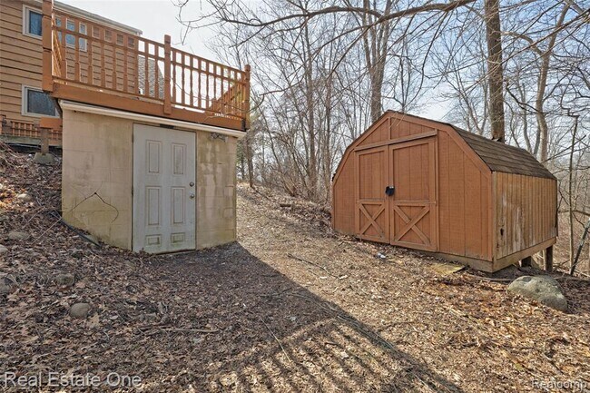 Building Photo - 5307 Metamora Rd