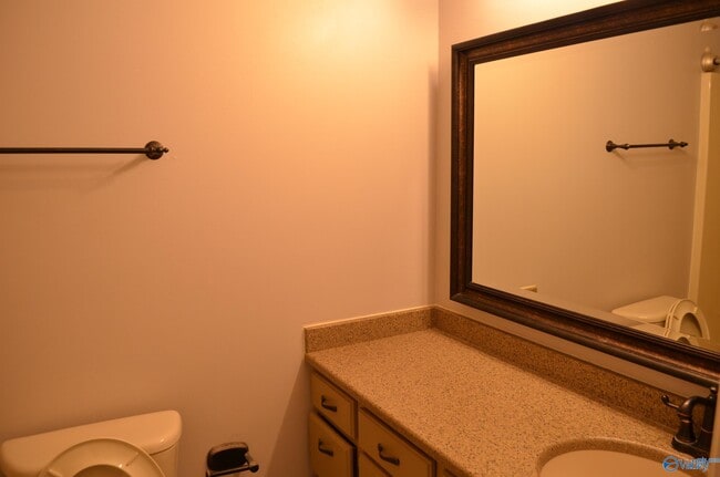 Building Photo - 2136 Eastbrook SE