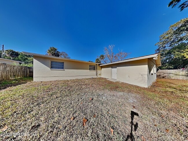 Building Photo - 3403 Rogero Rd