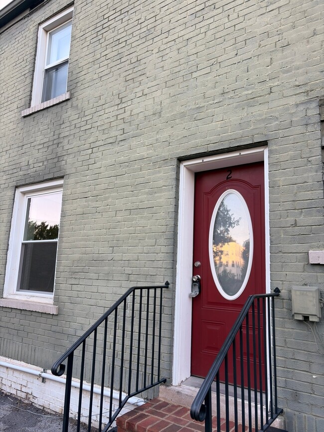 Building Photo - 90 E 8th Ave