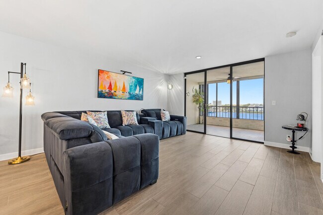 Building Photo - 1748 Jupiter Cove Dr