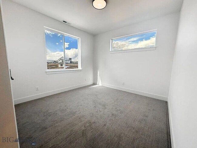 Building Photo - 509 Spaniel Ln