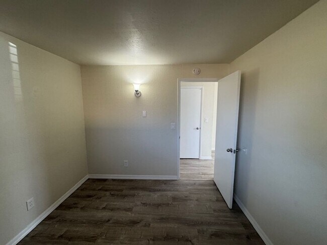 Building Photo - 3007-3009 JUANIPERO