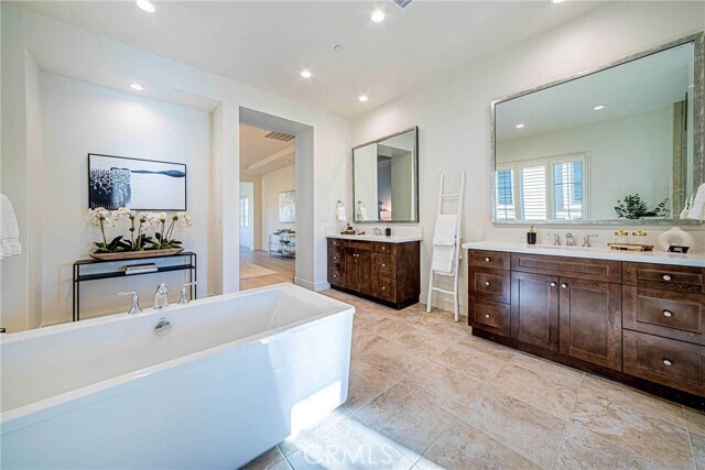 Building Photo - 77 Eider Run
