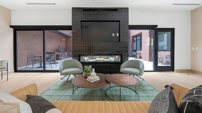 Building Photo - 955 Bannock St