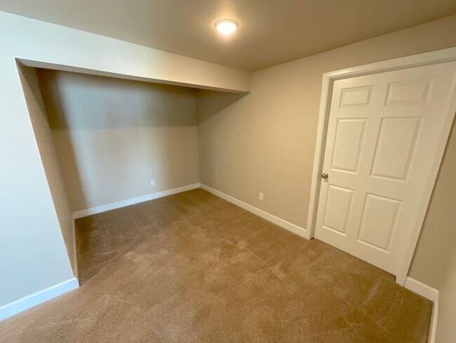Building Photo - 3 Bedroom Home Available Near Marksheffel ...