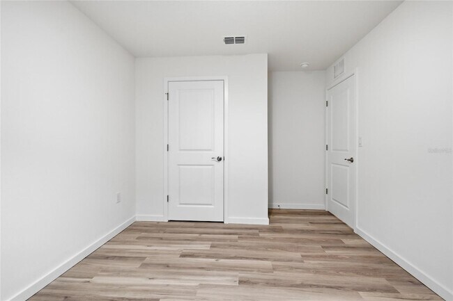 Building Photo - 3059 NE 20th Ter