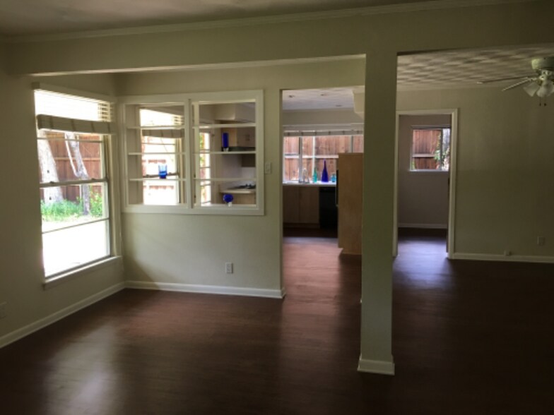 Building Photo - 211 Hanover Ln