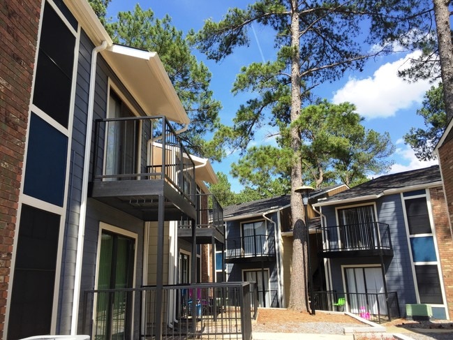 Building Photo - Spanish Willows