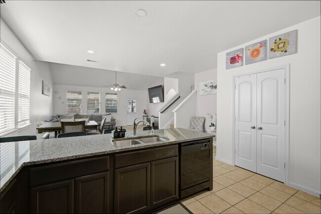 Building Photo - 2527 Cold River Dr