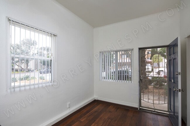 Building Photo - North PB/Bird Rock 1 Br, Across the Street...