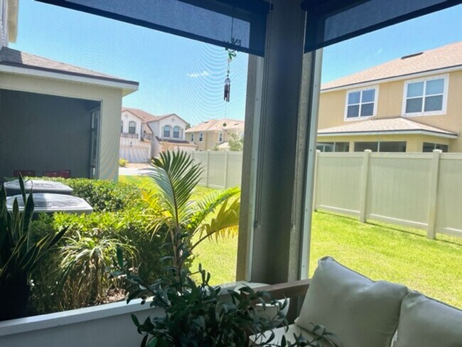 Building Photo - 3/2.5 ANNUAL/FURNISHED  TOWNHOUSE- GORGEOU...