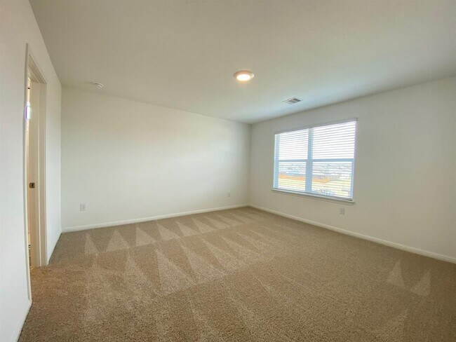 Building Photo - 209 Saide St