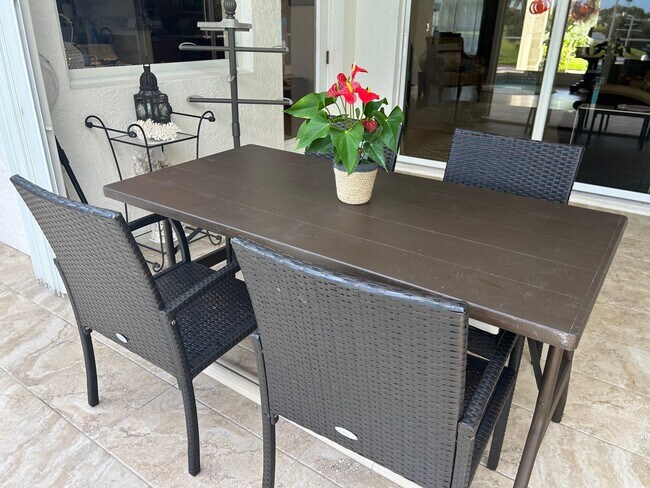 Building Photo - 4898 SW Lake Grove Cir