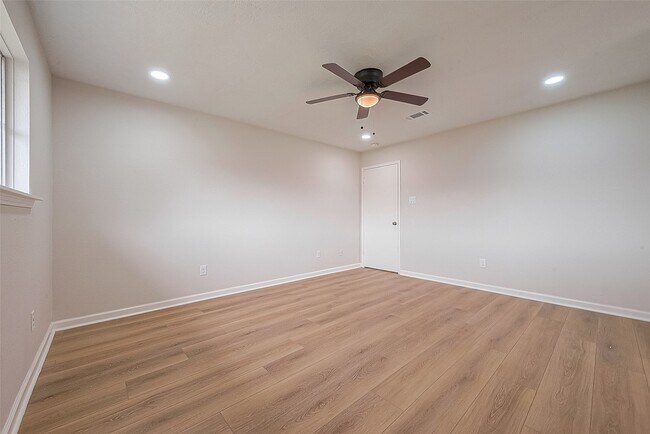Building Photo - 6919 Maczali Dr