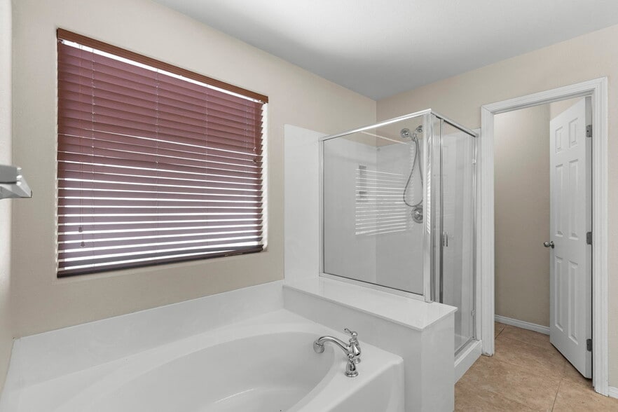 Building Photo - 3936 Red Trumpet Ct