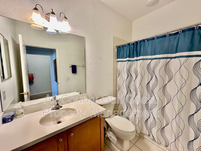 Building Photo - 803 Fairwaycove Ln