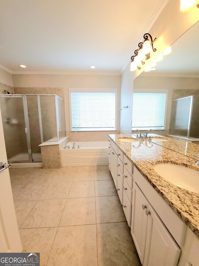 Building Photo - 6411 Hickory Springs Cir