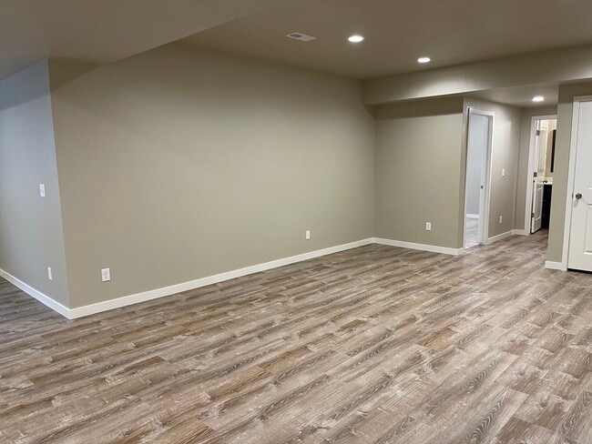 Building Photo - 3002 Comet St