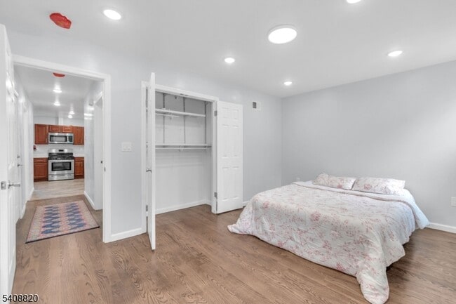 Building Photo - 4 1st St