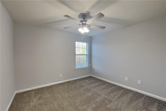 Building Photo - 1675 Huntcrest Park SW