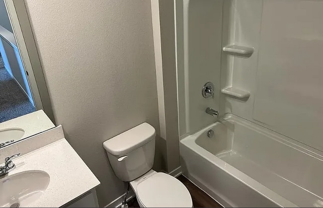 Building Photo - 309 Juniper Dr